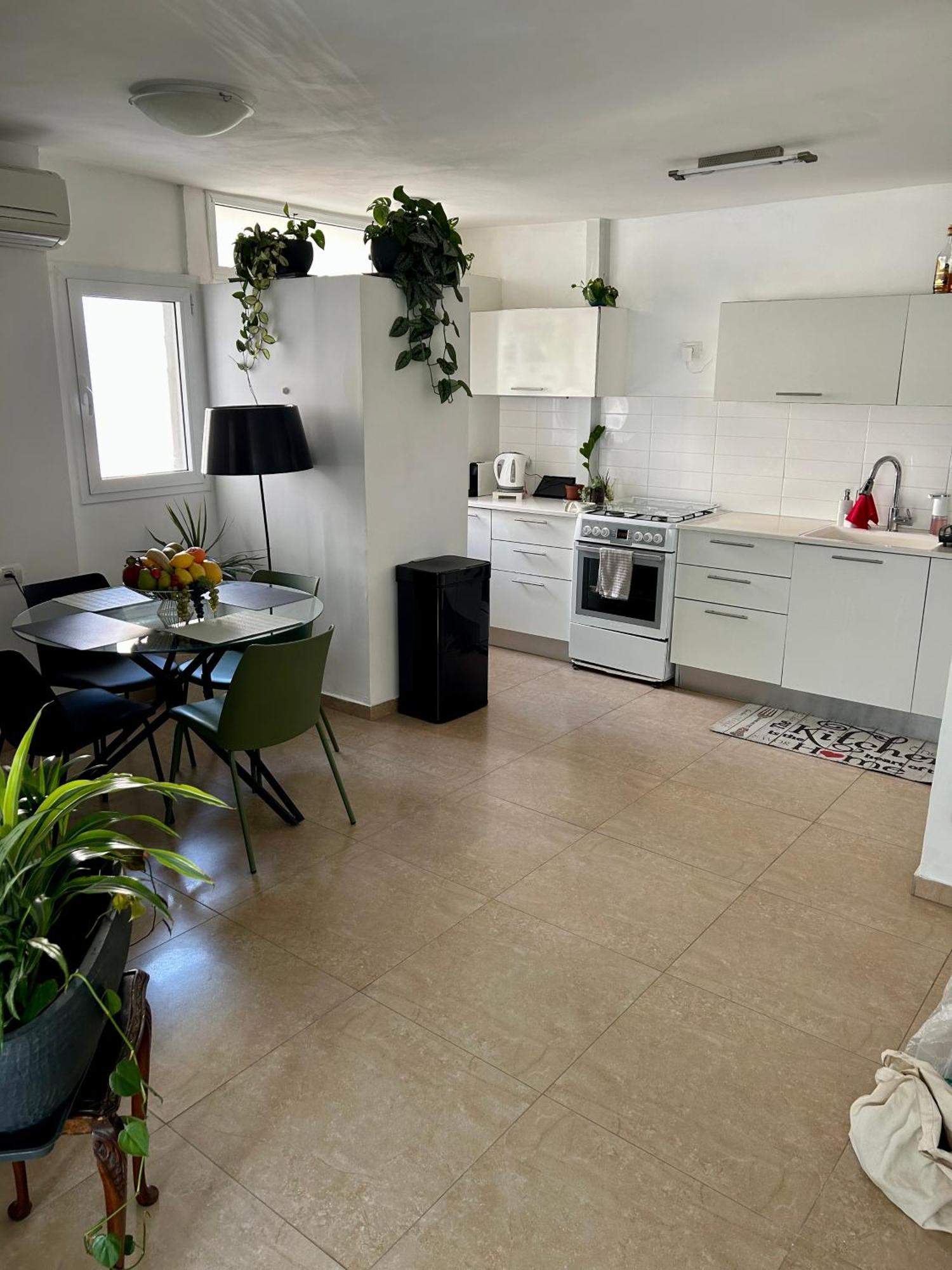 A Room In A Modern Apartment Near The Belinson Schneider Hospital And The Red Line To Tel Aviv Petach Tikva Eksteriør billede